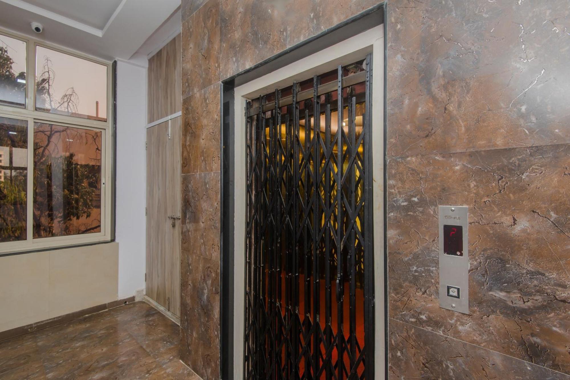 Super Hotel O Divine Residency Near Phoenix Marketcity Βομβάη Εξωτερικό φωτογραφία